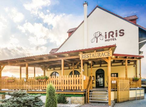 Pálava v Orea Wellness Hoteli Iris *** s polpenziou, vírivkou a procedúrami.