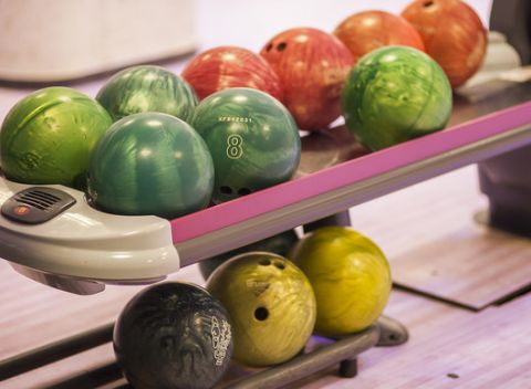 Bowling pre 8 ľudí alebo club sandwich s hranolkami a omáčkou v stupavskom Hoteli Eminent***.