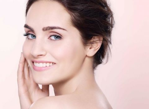 Vitamínové ošetrenie pleti francúzskou kozmetikou PAYOT s hĺbkovým čistením alebo trvalá na riasy.