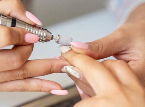 Gélové nechty v Diamond beauty salóne na Záhradníckej v Bratislave