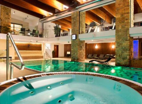 Dokonalý relax vo wellness centre hotela Rozsutec*** s bazénom, 4 saunami a výhľadom na Malú Fatru.