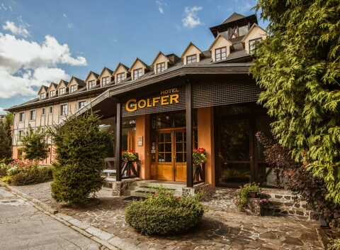 Pobyt pri Kremnickom hrade: Hotel Golfer *** s polpenziou, bazénom, saunami a vyžitím pre deti i športovcov