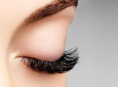 3D/4D alebo zvodné a extra husté ruské riasy, úprava a farbenie obočia v cene.