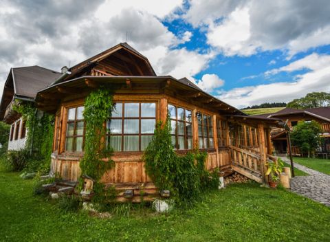 Relax v Bešeňovej len kúsok od aquaparkov v penzióne Gazdovský dvor s atmosférou vidieckeho sídla.