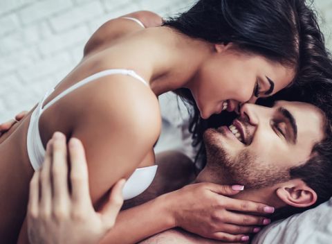 Vášnivé chvíle s kondómami Durex, EXS, Pasante a Vitalis. Diskrétne balenie s dodaním do 5 dní.