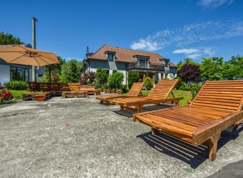 Rodinný pobyt s polpenziou a neobmedzeným wellness v útulnom penzióne pri Dunaji.