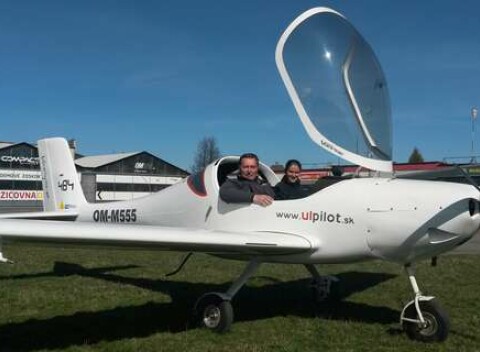 Originálny darček: Lietanie s pilotovaním na skúšku s výhľadmi na Tatry