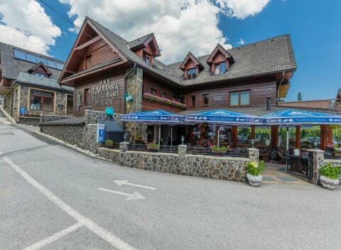 Rodinný goralský penzión Ždiaranka s výhľadom na Tatry z vírivky