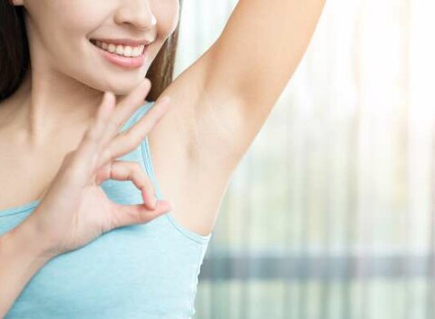 Redukcia nadmerného potenia až o 90 % aplikáciou účinnej látky do 15 minút.