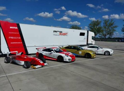 Pilotujte pretekársku formulu, Porsche v GT3 úprave, Mustang GT V8 alebo BMW M4 CS - výber je na vás