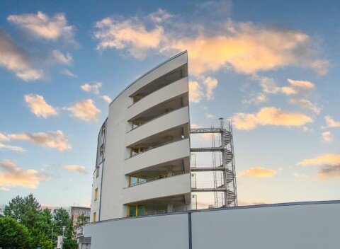 Liberec (nielen) pre športovcov: Hotel Arena *** so širokým športovým vyžitím, vonkajšou posilňovňou + raňajky