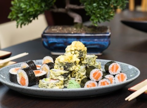 Set 24 kusov Sushi Maki pre dvoch v bratislavskej Akiko - Sushi bar & restaurant.