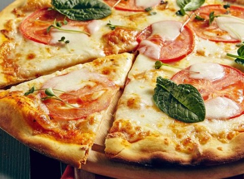 Akákoľvek pizza podľa vlastného výberu v reštaurácii Palmyra v Mlynskej.