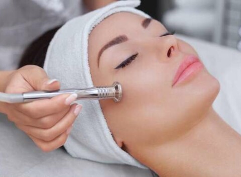 Hĺbkové ošetrenie pleti 4v1 v salóne Sofia Bene - Možné parkovať na ulici pri prevádzke