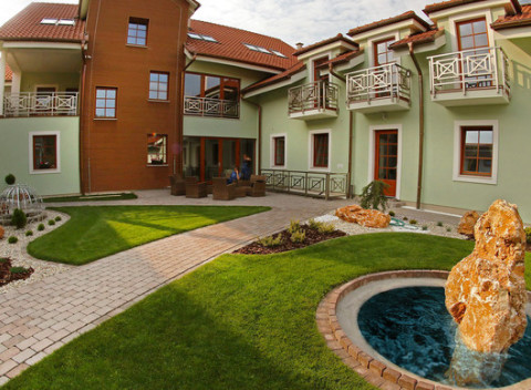 Dovolenka v centre jedného z najmenších miest Slovenska v penzióne Tri Koruny.