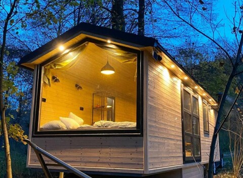 Orlické hory a Jeseníky: Štýlový pobyt v Maringotke U pramene Tiché Orlice s vybavenou kuchynkou a parkovaním