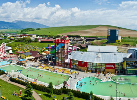 Celý deň relaxu a zábavy v Tatralandii alebo vo vodnom parku Bešeňová.
