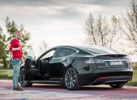 Najnadupanejší darček pre mužov: Jazda na elektromobile Tesla Model S 100 D.
