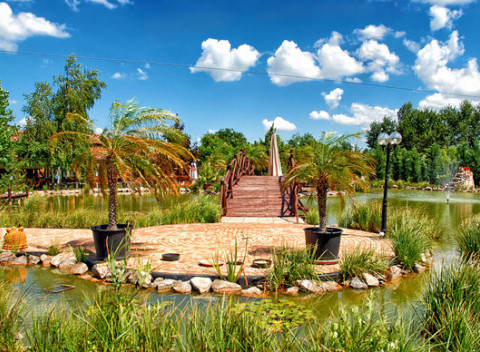 Ubytovanie v tropickom raji blízko Budapešti s polpenziou a neobmedzeným vstupom do wellness.