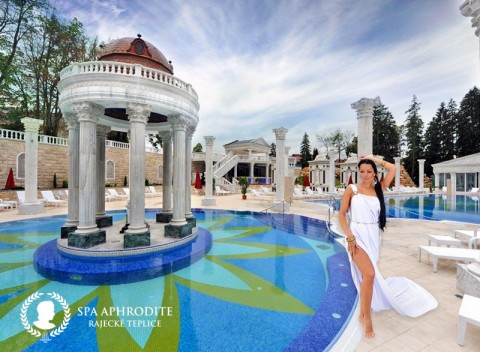 Rajecké Teplice relaxačne v penzióne s raňajkami/polpenziou a zľavami na vstup do vodného sveta.