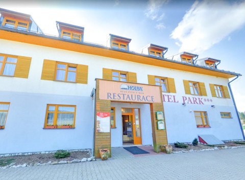 Jeseníky v Hoteli Park *** s polpenziou a s neobmedzeným vstupom do bazénov.