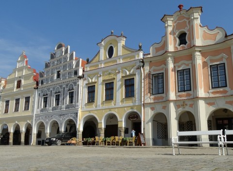 Pobyt pre dvoch v hoteli U Černého orla*** na historickom námestí v Telči, v cene vstup na hrad Ronštejn.