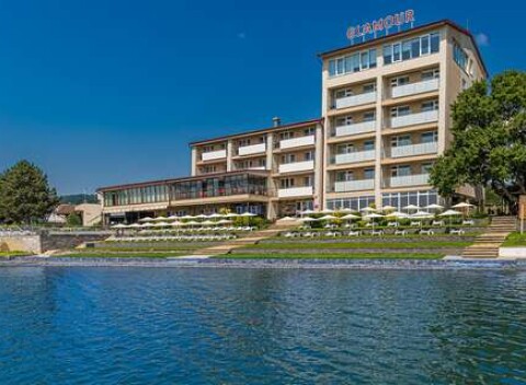 Dovolenka na Zemplínskej šírave - Hotel Glamour**** s polpenziou, bazénom a súkromnou plážou s ležadlami