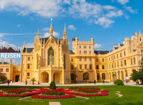 Spoznávajte nádherné zámky v Miloticiach a Ledniciach a uhaste smäd na Pálavskom vinobraní.