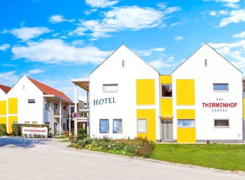 Rakúsko: Thermenhof Derdak*** s raňajkami a celodenným vstupom do kúpeľov.