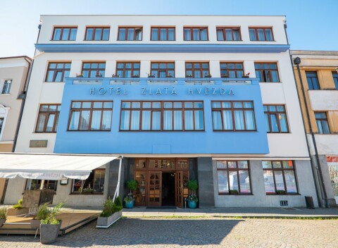 Litomyšl v historickom centre len 550 m od zámku v Hoteli Zlatá Hvězda **** s polpenziou + úschovňa bicyklov