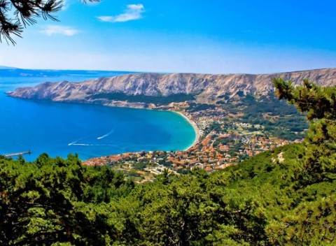 LAST MINUTE pobyt s polpenziou v Chorvátsku na ostrove Krk pre dvojice aj rodiny.