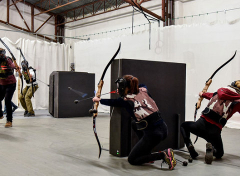 Adrenalínová tímová lukostreľba - Boj s lukom pre rôzny počet hráčov s inštruktorom.