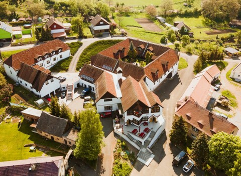 České stredohorie v Hoteli Ring *** s polpenziou + neobmedzený vstup do sauny, fitness, stolný futbal a šípky