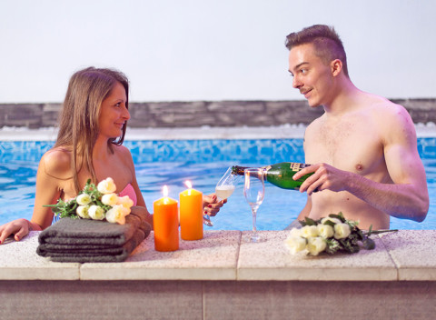 Relax pri jazere Hévíz v hoteli s vírivkou a saunou, polpenziou s neobmedzenou konzumáciou nápojov.