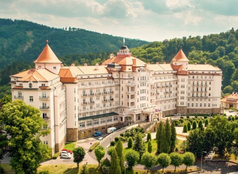 Karlove Vary: Hotel Imperial ***** s polpenziou a neobmedzeným wellness (bazén, sauna a vírivka) + 3 procedúry