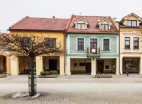 Históriou dýchajúci Penzión Elizabetha*** s vínnou pivničkou a zapožičaním bicyklov na celý deň.