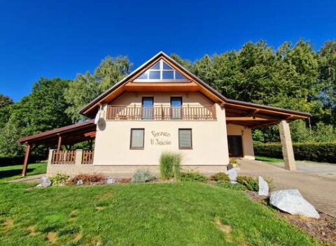 Penzión U Jidáše pre 2 osoby či rodinu s polpenziou a zľavou na vstup do Pohádkové vesničky Podlesíčko