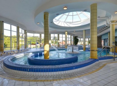 Neobmedzený wellness pobyt priamo v Thermalpark DS s polpenziu a procedúrami.