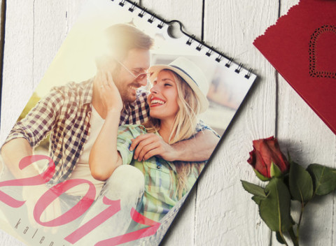 Nástenný fotokalendár s jednoduchou online editáciou fotografií, ktorú zvládne úplne každý.