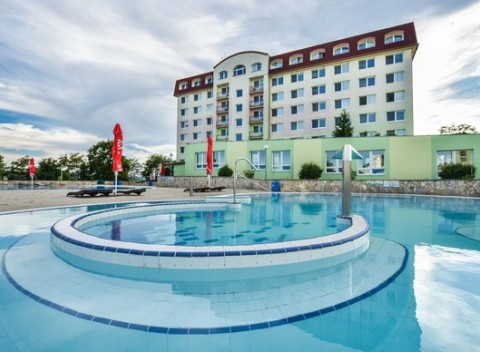 Kúpeľný pobyt v obľúbených kúpeľoch Číž s plnou penziou, množstvom procedúr, masážou.