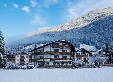 Parádna lyžovačka v Sand in Taufers v Taliansku s polpenziou a wellness.