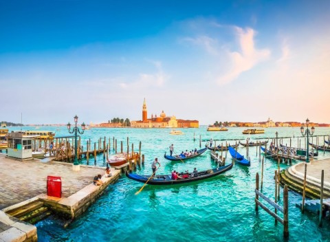 Benátky v novom A&O Venezia Mestre s raňajkami a deťmi do 17,9 rokov zdarma.