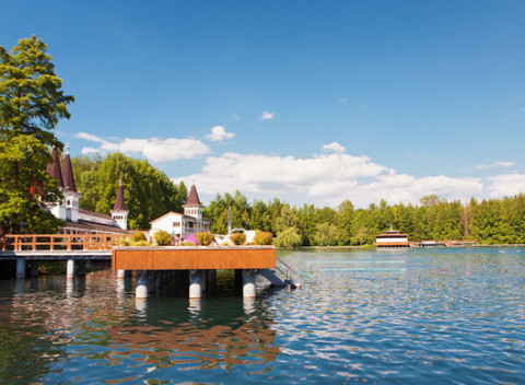 Relax len 100 metrov od maďarského Hevízu - najväčšie termálne jazero sveta vo Villa Bötös.