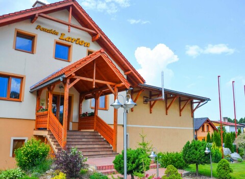 Liptov blízko Liptovského Hrádku: Penzión Larion s raňajkami/polpenziou, wellness centrom a športovým vyžitím