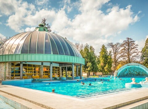 Maďarsko: Eger v Park Hoteli Minaret *** s polpenziou a vstupom do termálnych kúpeľov (13 bazénov) + zľavy