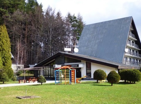 Pobyt s polpenziou v hoteli Junior Piatrová** ako stvorenom pre milovníkov prírody a turistiky.