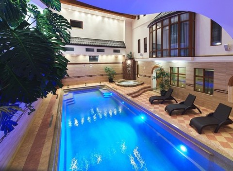 Pobyt plný kúpania v čarovnom Kinga Hoteli Wellness**** pri jazere Czorsztyn s dvoma hradmi.