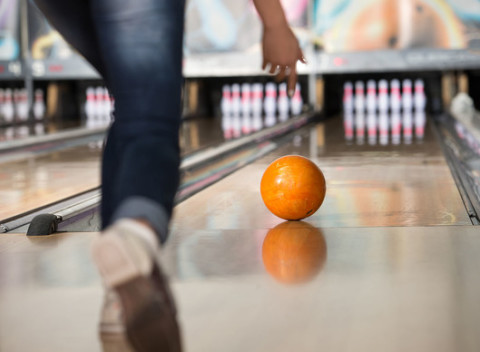 Prenájom bowlingovej dráhy na 1 hodinu a 1x pizza podľa výberu v Pizza Bowling BB.