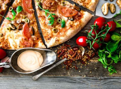 Akákoľvek pizza podľa talianskej receptúry na námestí SNP v Starom Meste.