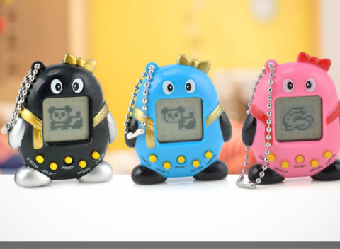 Tamagotchi z vačku kričí: nakŕm ma! Na výber máte z desiatok rôznych zvieratiek.